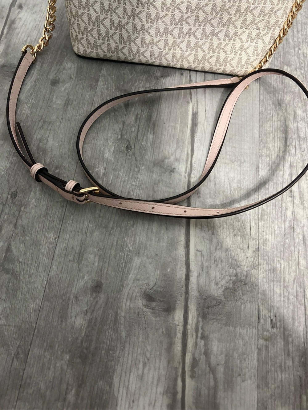 Michael Kors Beige Signature Canvas Crossbody with Pink Trim - Picture 8 of 8